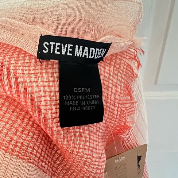 Steve madden scarf - Picture 4 of 4
